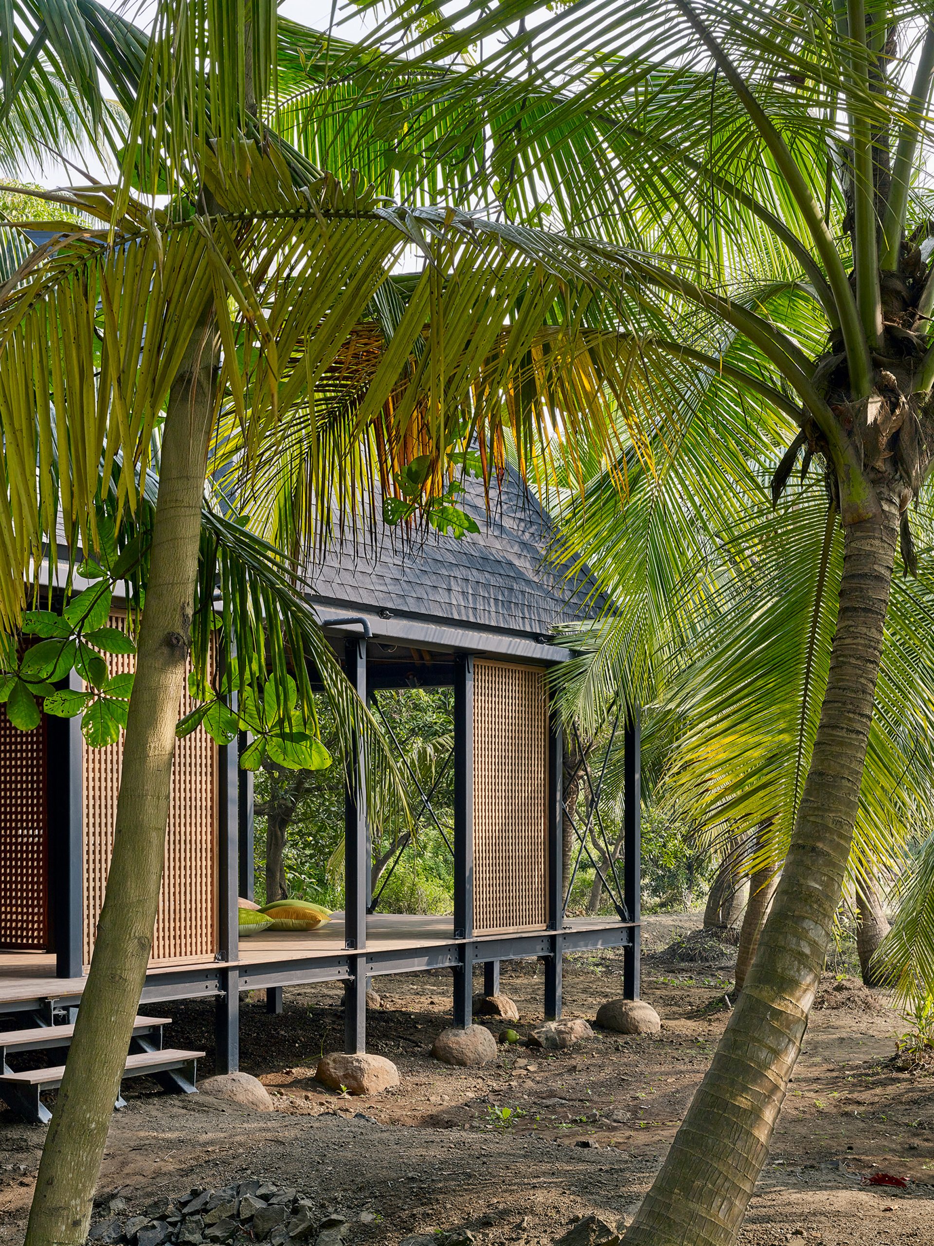 Mumbai Artist Retreat by Architecture Brio in Alibag, India, a climate change resilient home