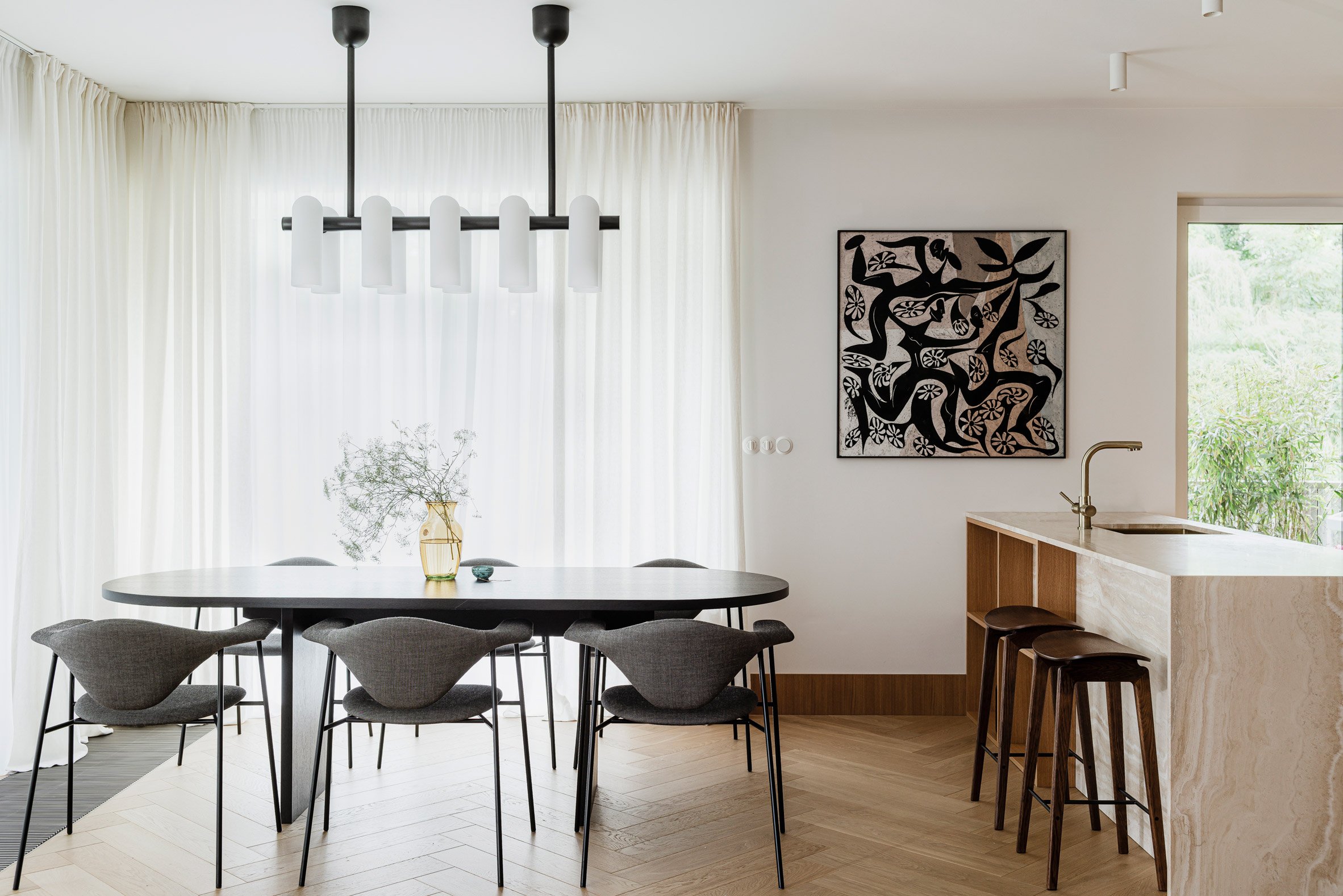 Dining area of Botaniczna Apartment by Agnieszka Owsiany Studio