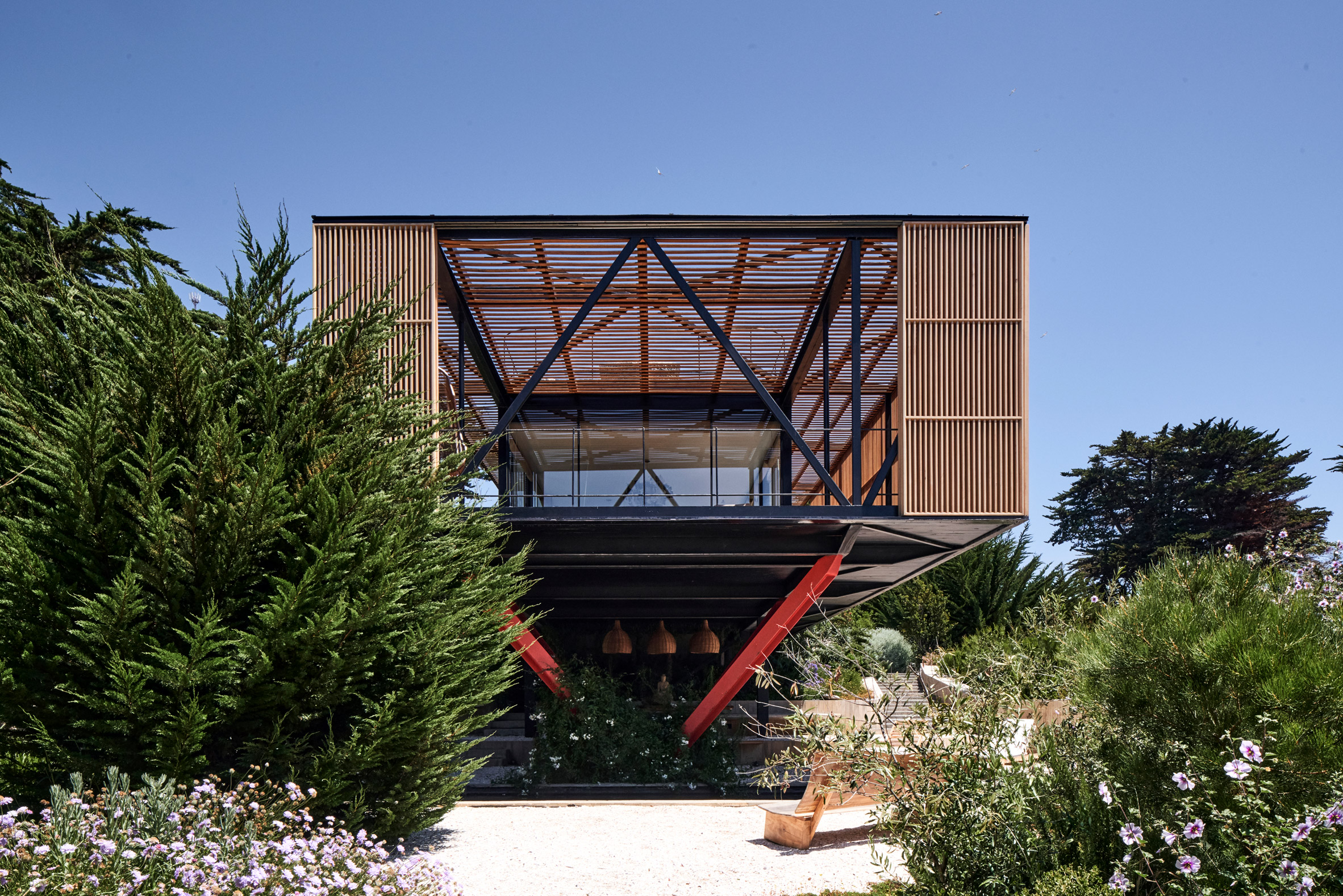Front of Engawa House by Santiago Valdivieso and Stefano Rolla