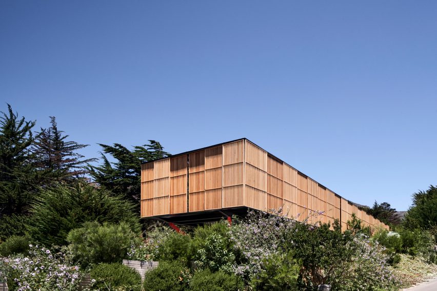 Exterior of Engawa House by Santiago Valdivieso and Stefano Rolla
