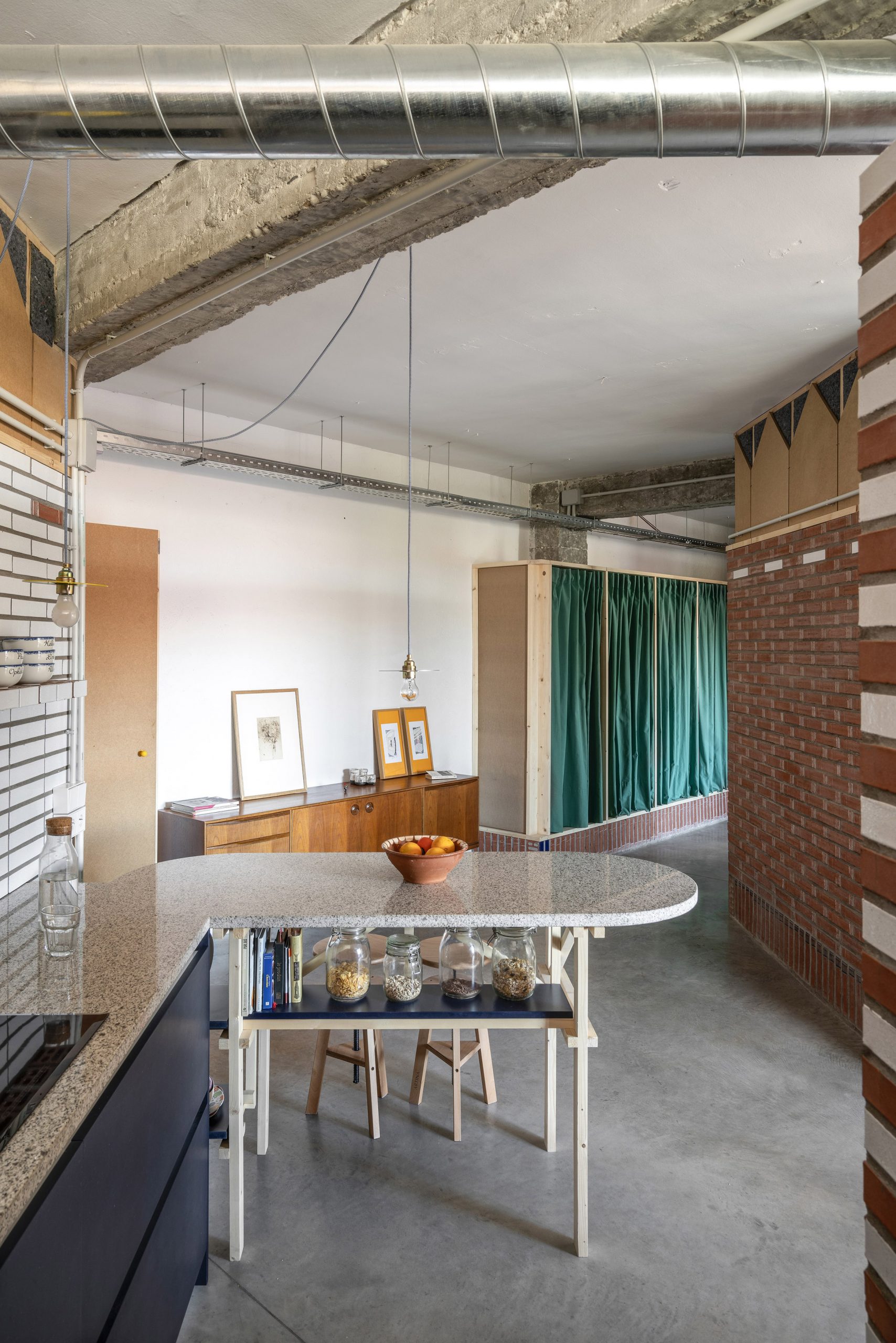 Kitchen of La Nave apartment in Madrid by Nomos