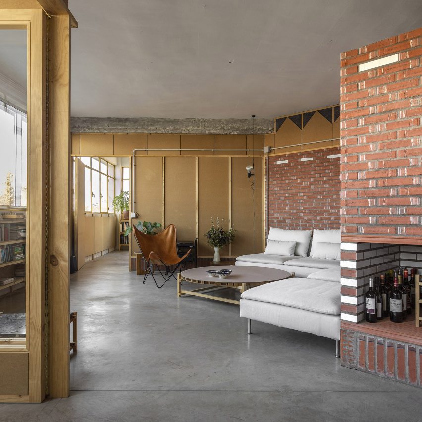 Old Spanish workshop converted into tactile family home by Nomos