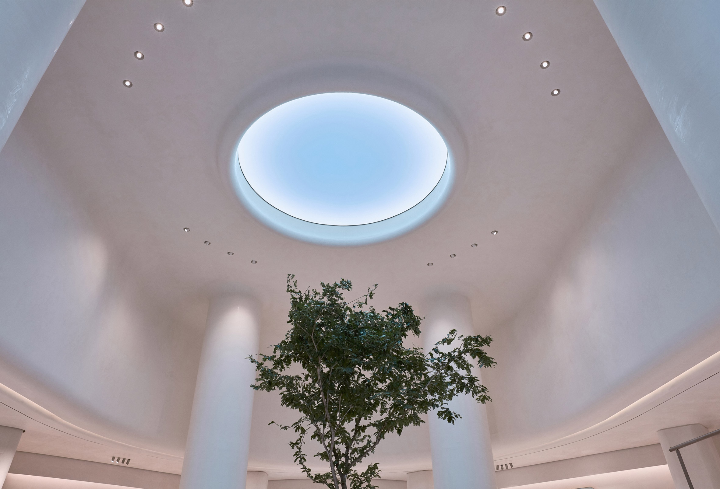 Light Cognitive created an artificial skylight hat mirrors the actual gradients of the sky
