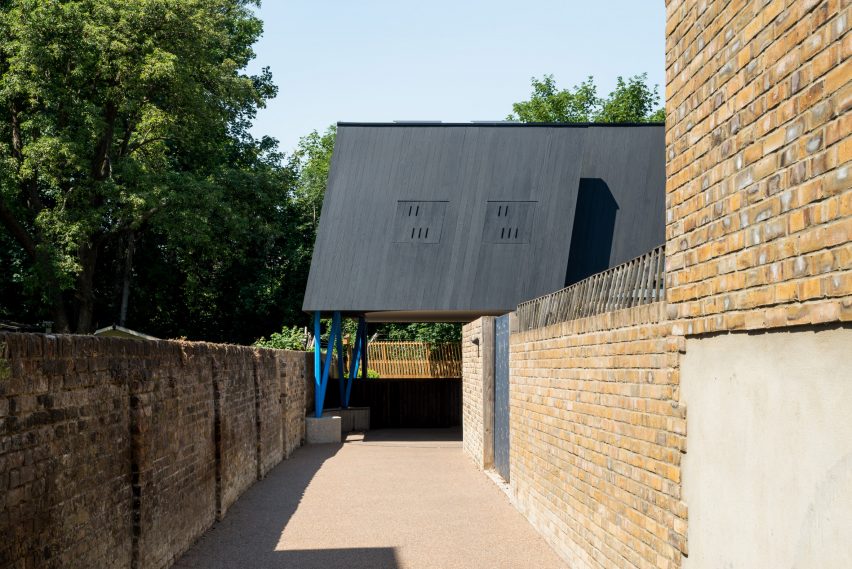 Pitched Black house in South London by Gruff Architects