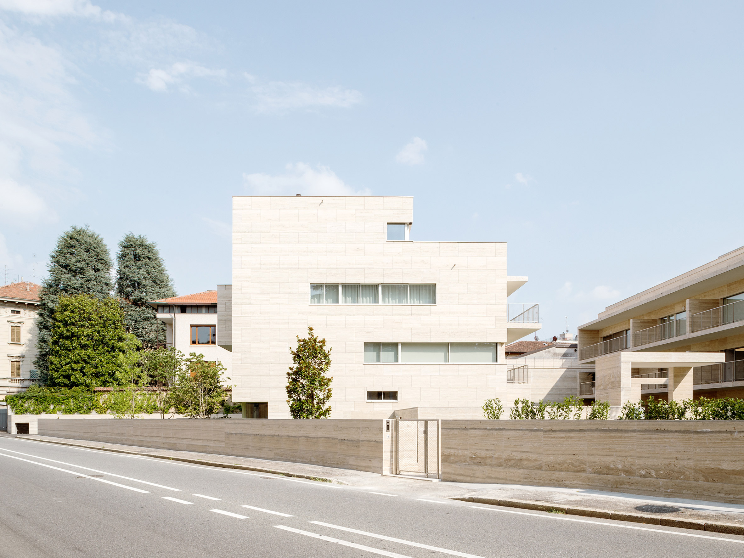 Housing by Álvaro Siza and COR Arquitectos in Gallarate