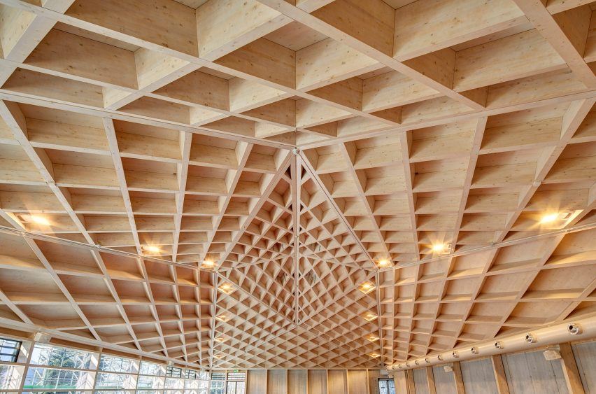Ceiling of Diamond Domes tennis courts designed by Rüssli Architekten with CLT roofs by Neue Holzbau in the Swiss Alps
