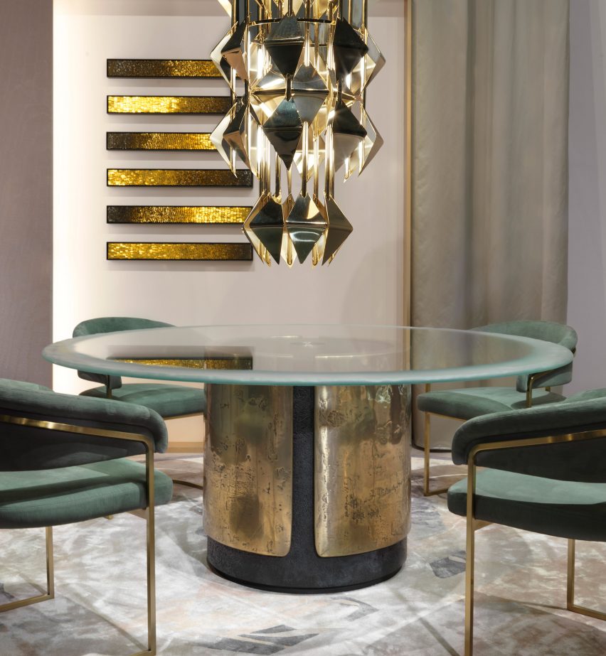 Draga & Aurel's Amos table from Visionnaire's Beauty collection
