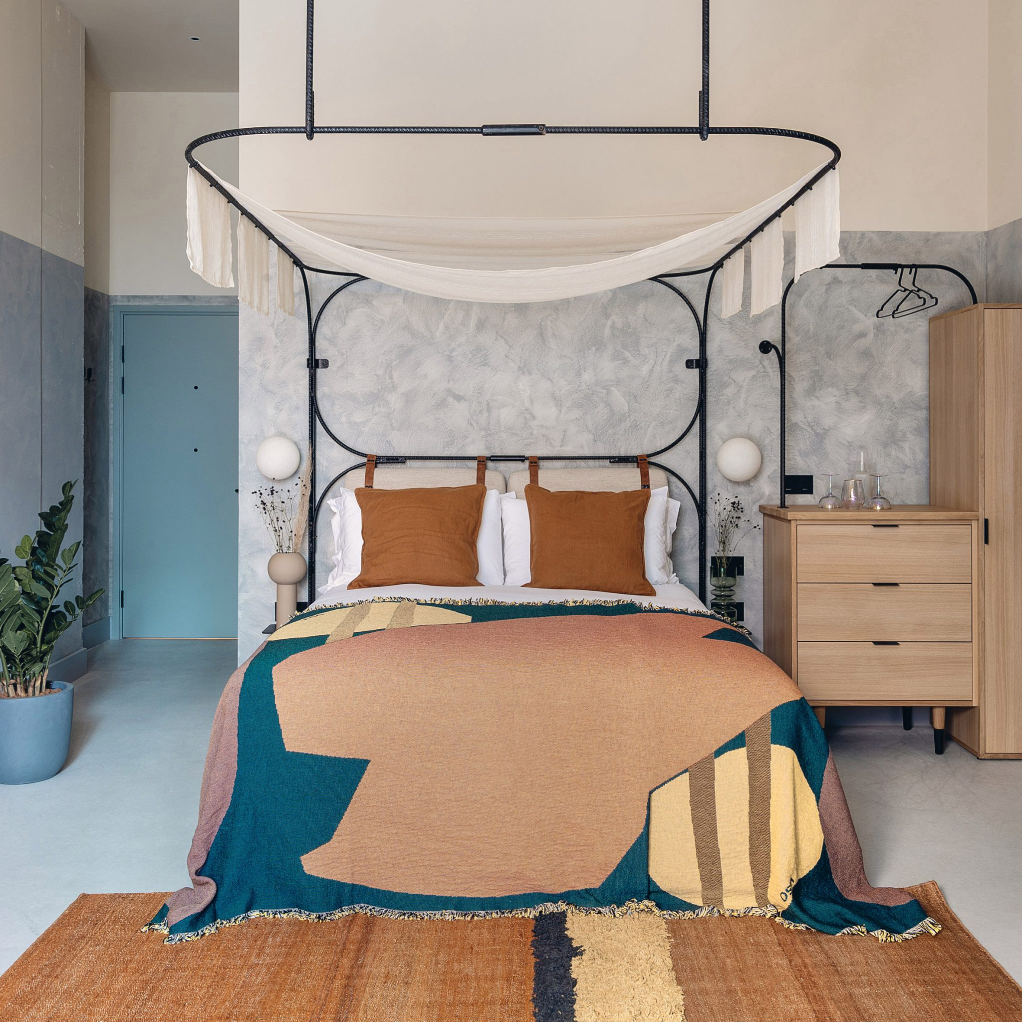 Bedroom in Bermonds Locke hotel, UK, by Holloway Li