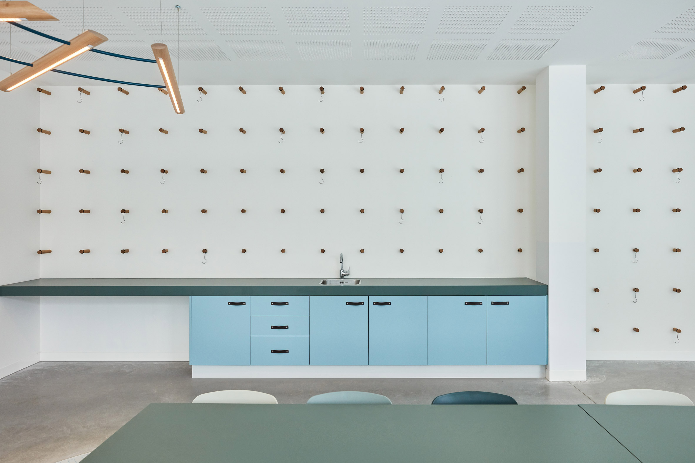 Kitchen in Domstate Zorghotel rehabilitation centre by by Van Eijk & Van der Lubbe, Utrecht