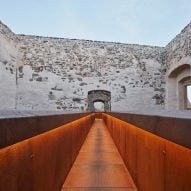 Atelier-r  creates Corten tourist route around ruins of Czech Republic castle