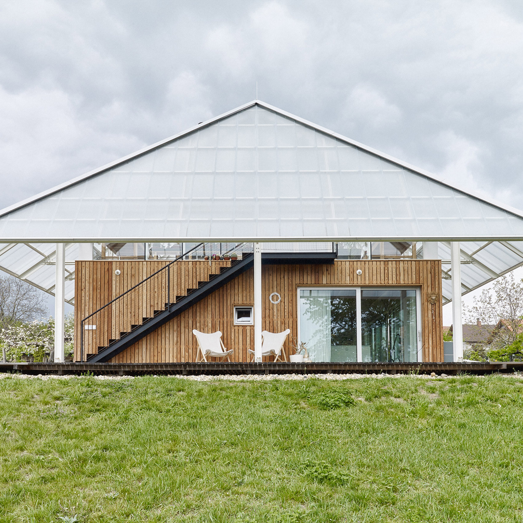 House with a greenhouse in the Czech Republic by RicharDavidArchitekti