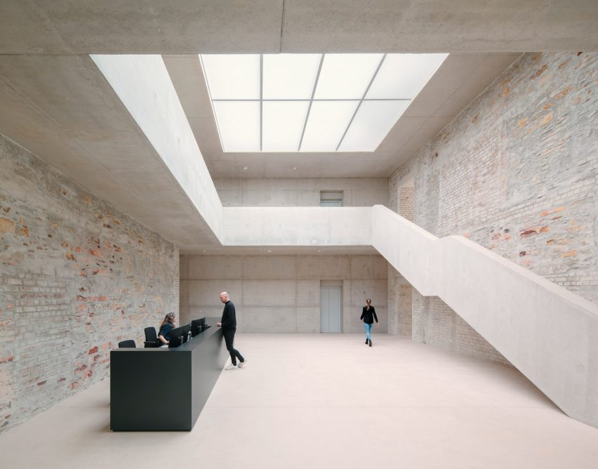 Reception of Jacoby Studios by David Chipperfield Architects