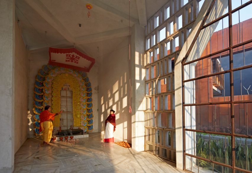 Shrine inside Narayantala Thakurdalan by Abin Design Studio
