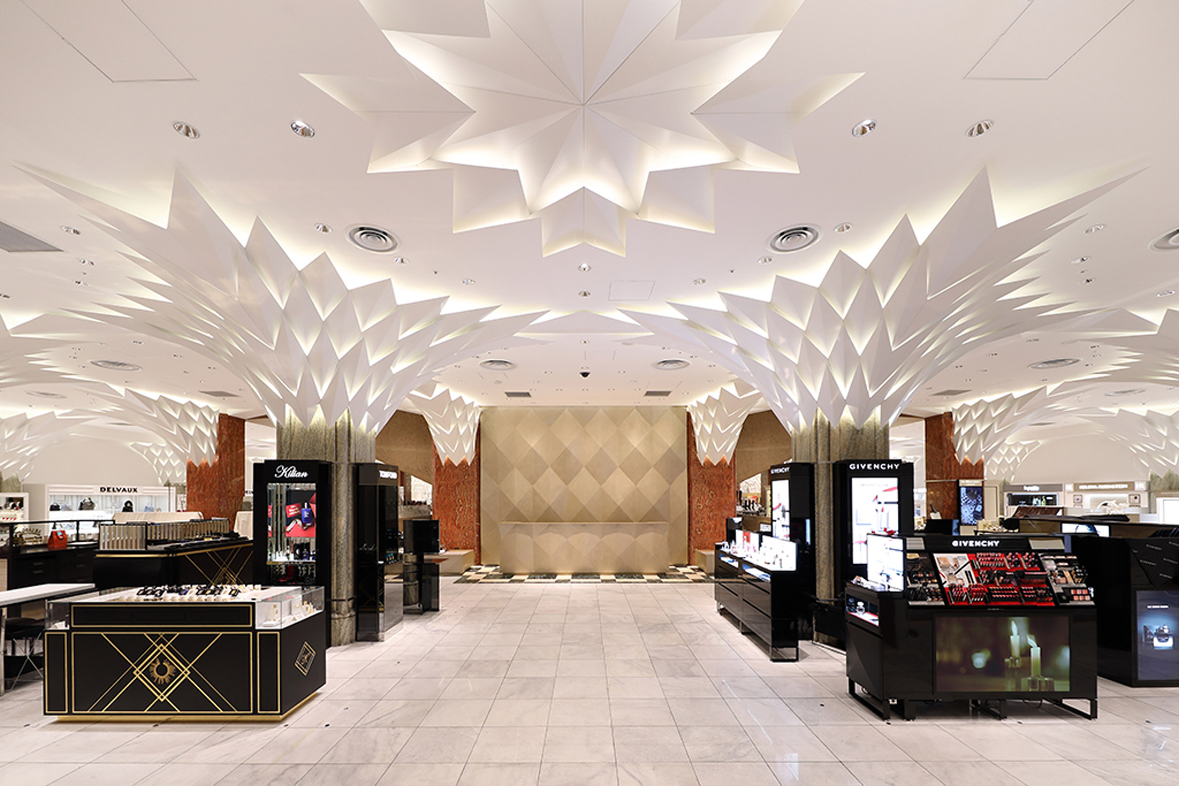 Shop floor of Nihombashi Mitsukoshi by Lighting Planners Associates