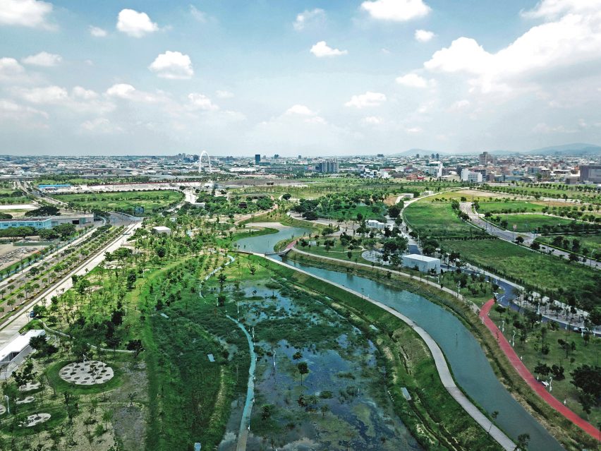 Birds-eye view of Phase Shifts Park designed by landscape architects Mosbach Paysagistes in Taichung, Taiwan
