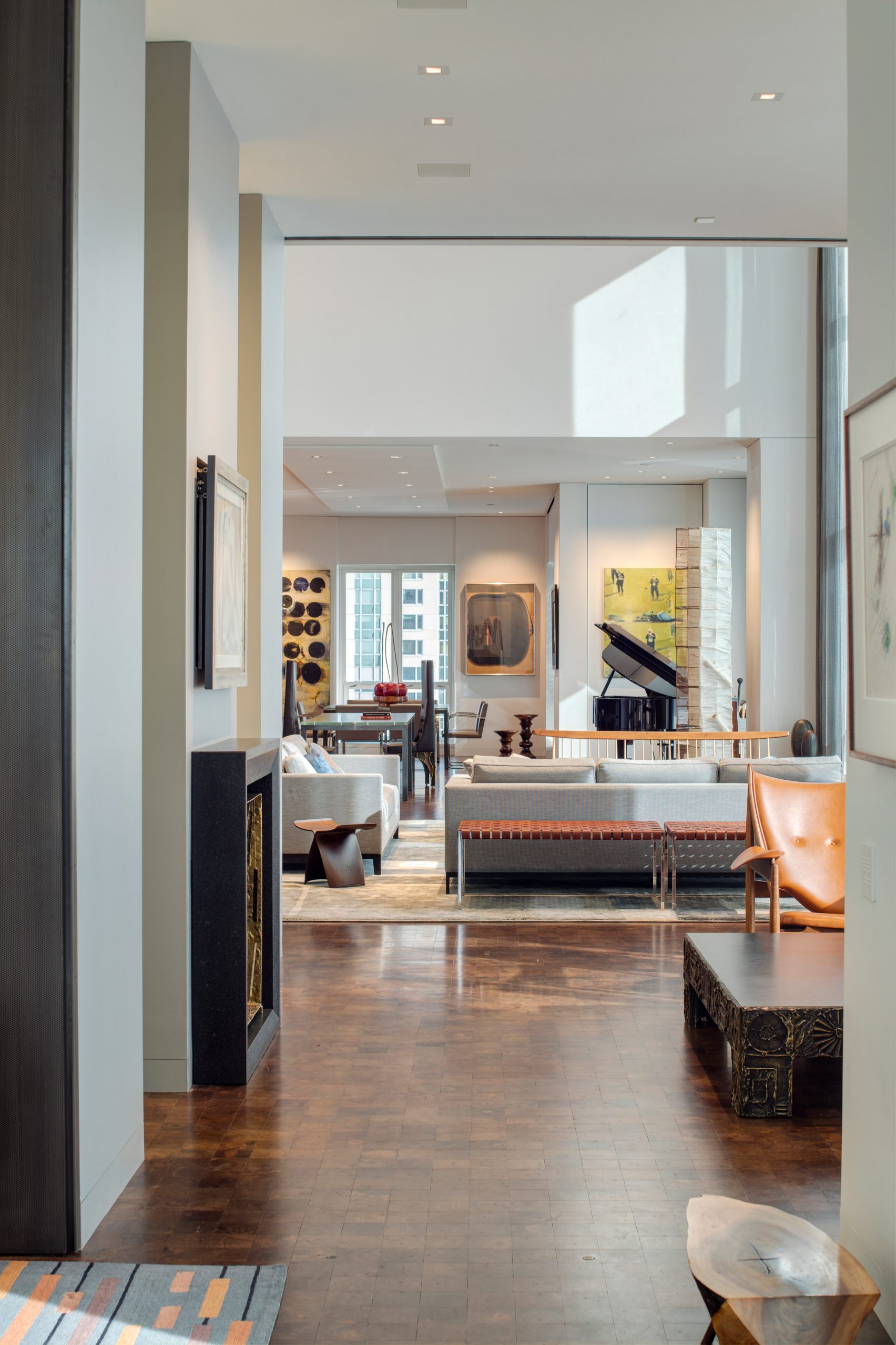 decmyk: Residence for Two Collectors is an art-filled Chicago penthouse