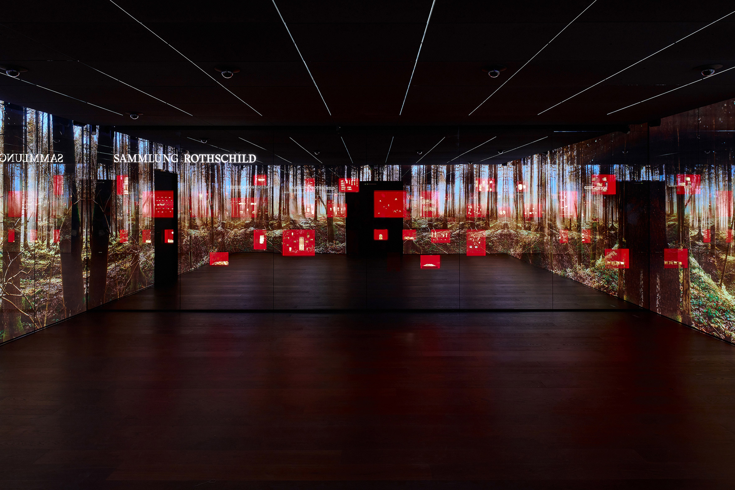 LED screens in The Rothschild Collection displayed by Pfarré Lighting Design at the Goldkammer Museum in Frankfurt