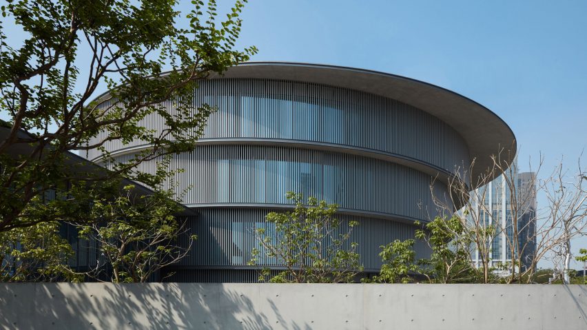 The exterior of Tadao Ando's cylindrical He Art Museum in China
