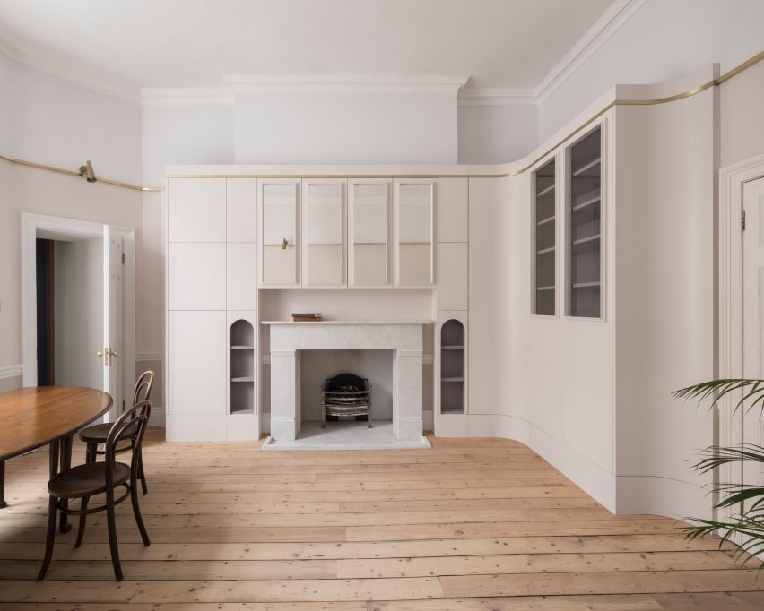 Living room of Upper Wimpole Street apartment by Jonathan Tuckey Design