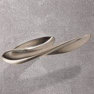 Zaha Hadid Design creates sculptural Nexxa door handle for Izé