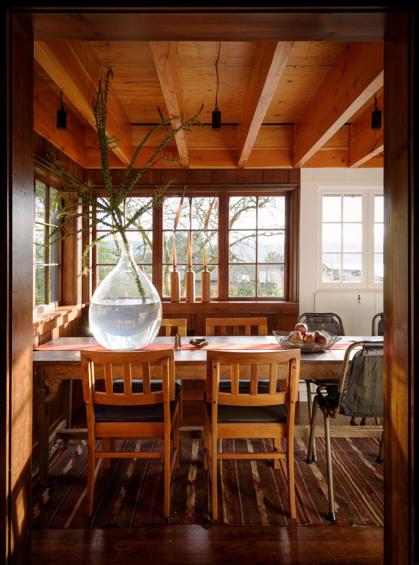 Dining room Agate Pass Cabin by Olson Kundig Architects