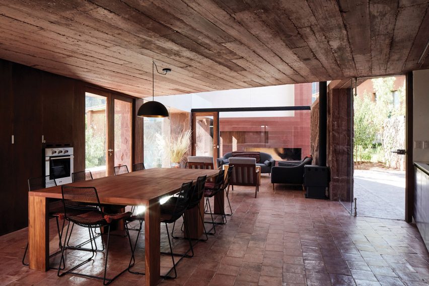 Dining room in Casa Huayoccari by Barclay & Crousse