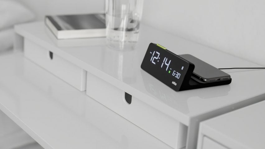 BC21 digital wireless charging clock by Braun