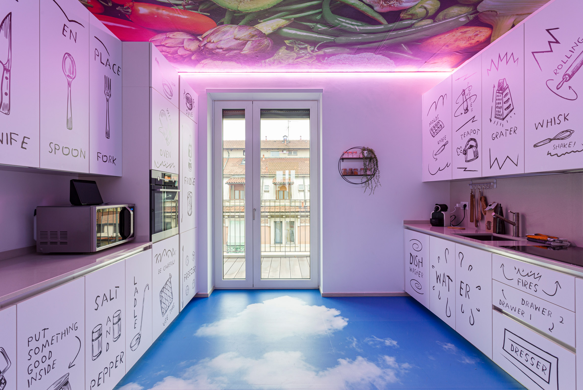 Kitchen of Defhouse for influencers in Milan