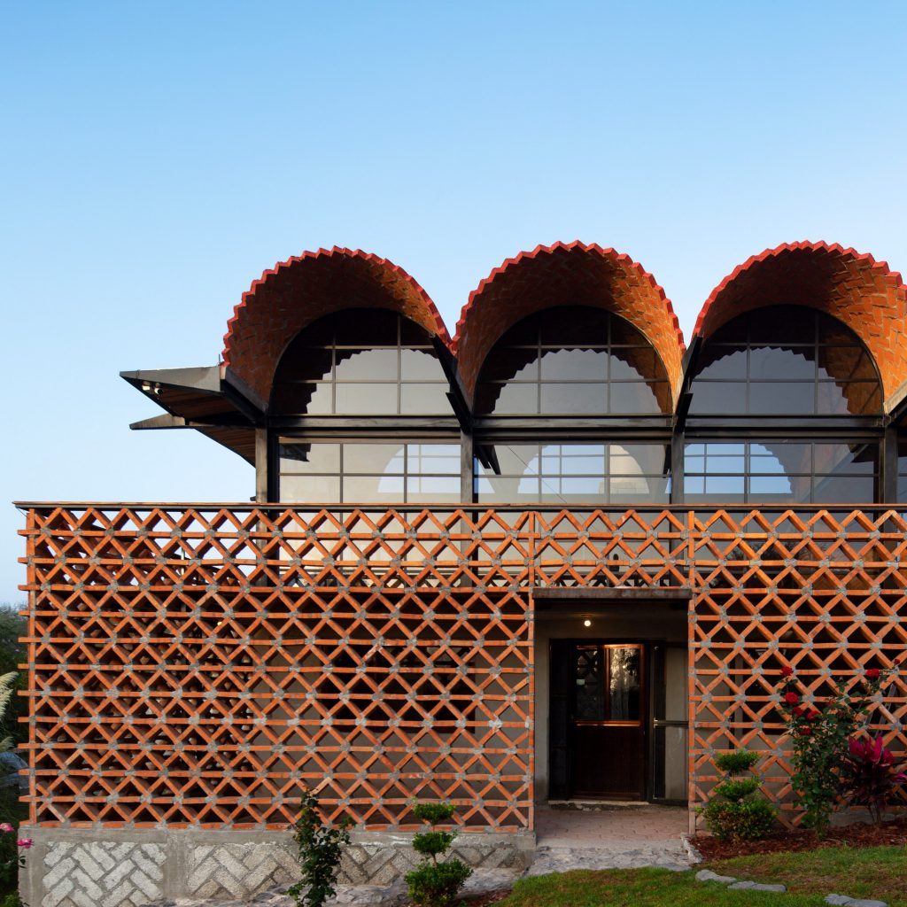 Aldana Sanchez Architects Builds House Topped By Internet Cafe In 