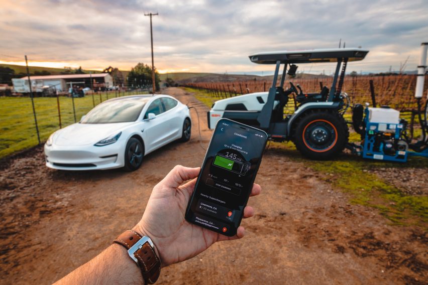 The fully electric and autonomous Monarch Tractor can connect to users' smartphone