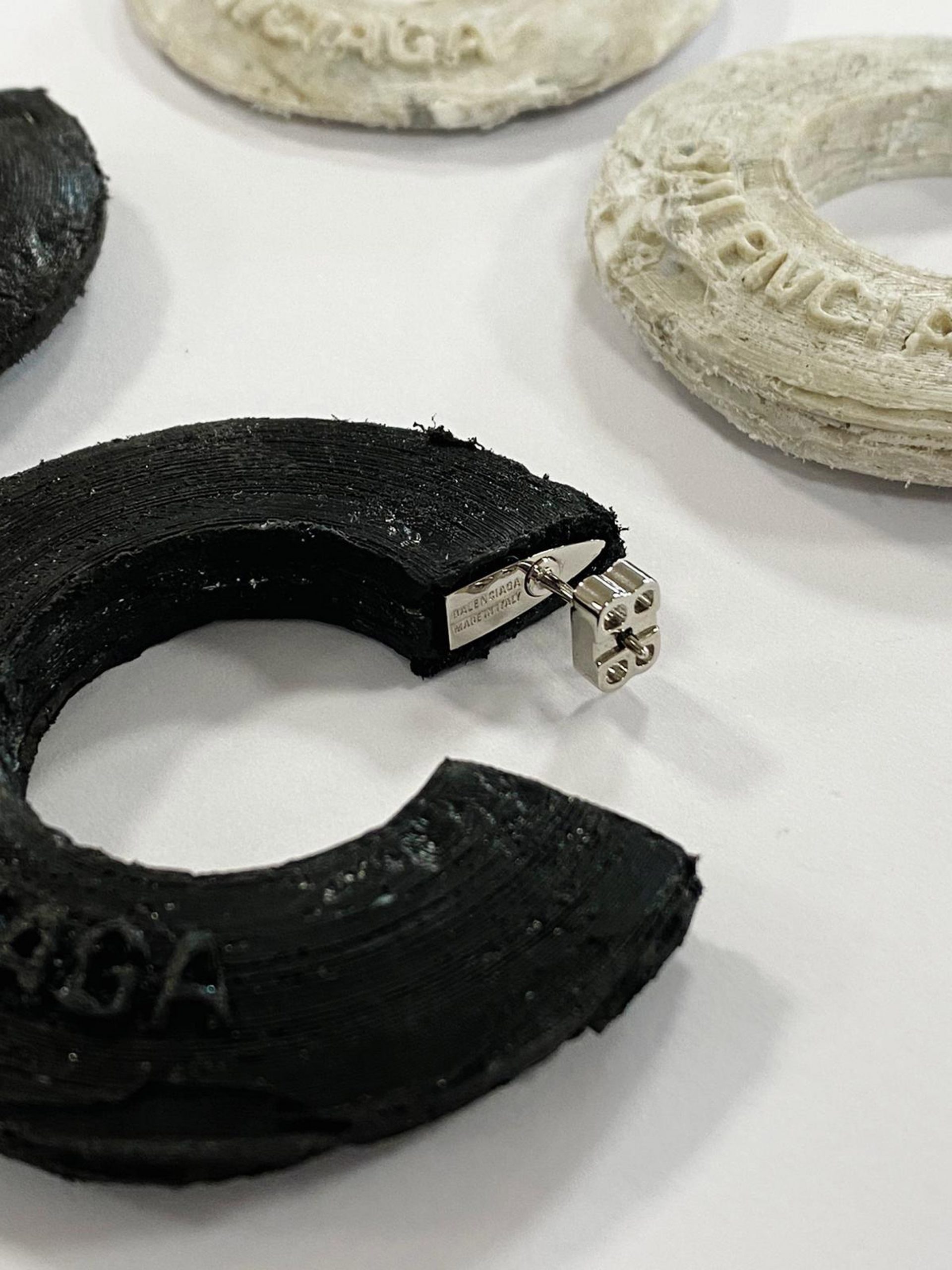 Livne designs jewellery for from ocean plastic