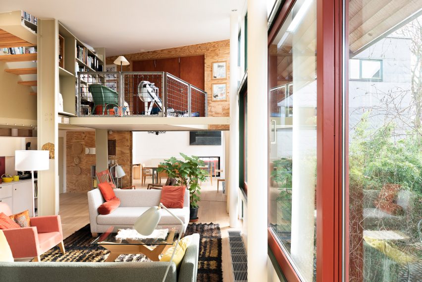Interior of Straw Bale House in London 