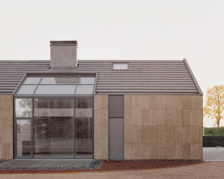 The side elevation of The House of Wood, Straw and Cork by LCA Architetti