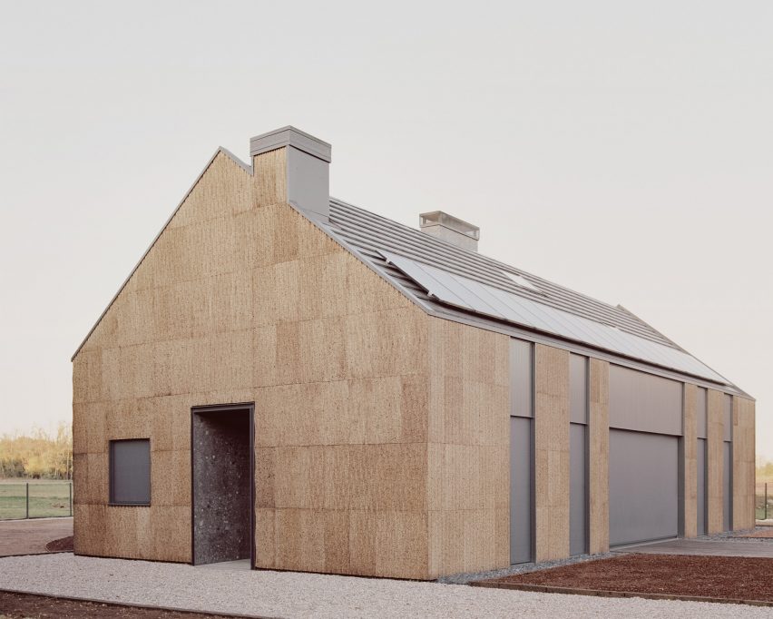 The exterior of The House of Wood, Straw and Cork by LCA Architetti