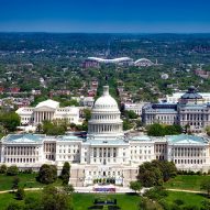 Capitol di Washington DC adalah contoh arsitektur neoklasik