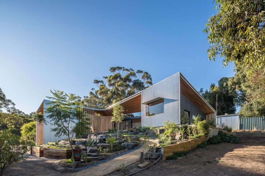 Exterior and garden of Willunga House by Reuben French-Kennedy