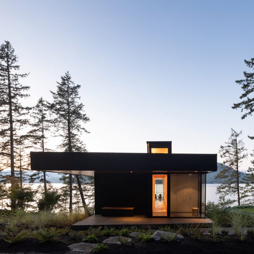 Office of McFarlane Biggar Architects + Designers creates off-grid contemporary cabin