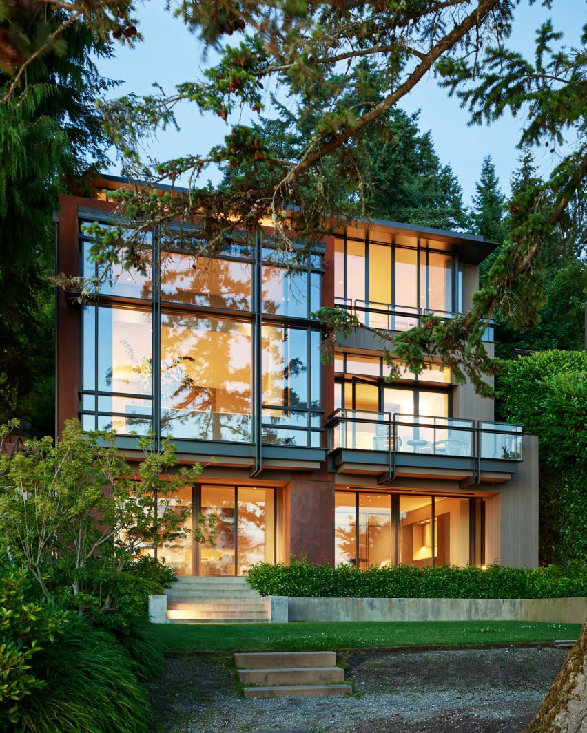 Exterior of Lakeside Residence by Graham Baba Architects