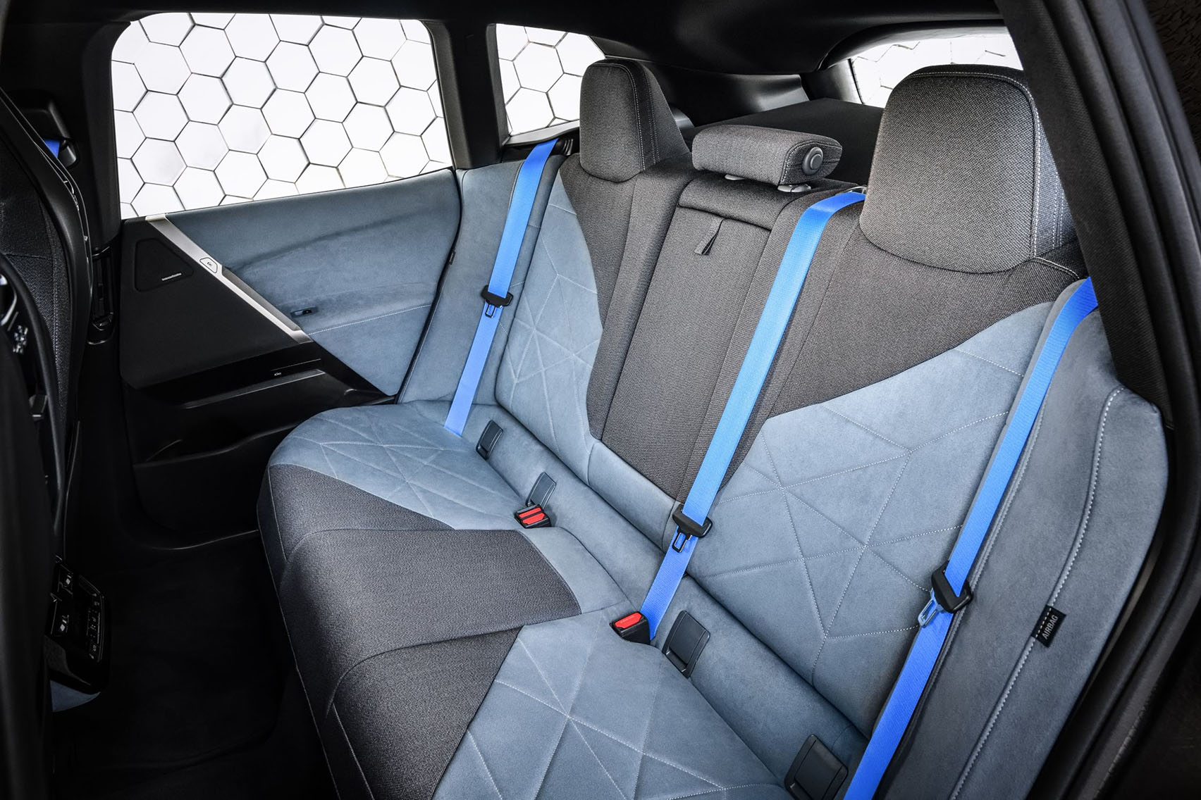 Rear seats in BMW iX
