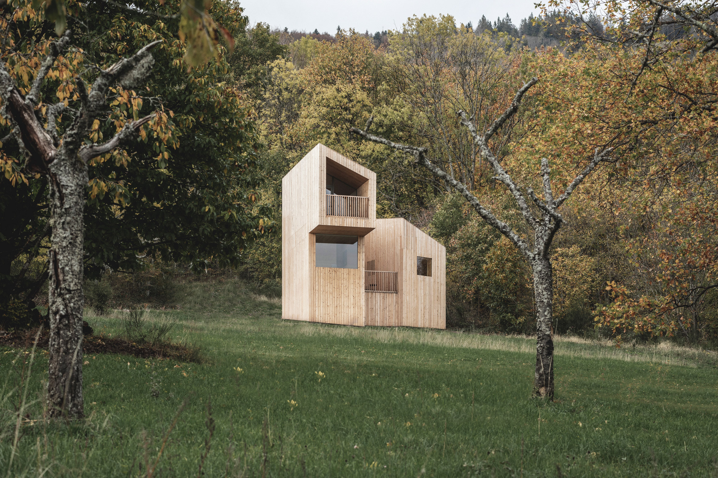 Fjell cabin at 48°Nord hotel in Breitenbach by Reiulf Ramstad Arkitekter