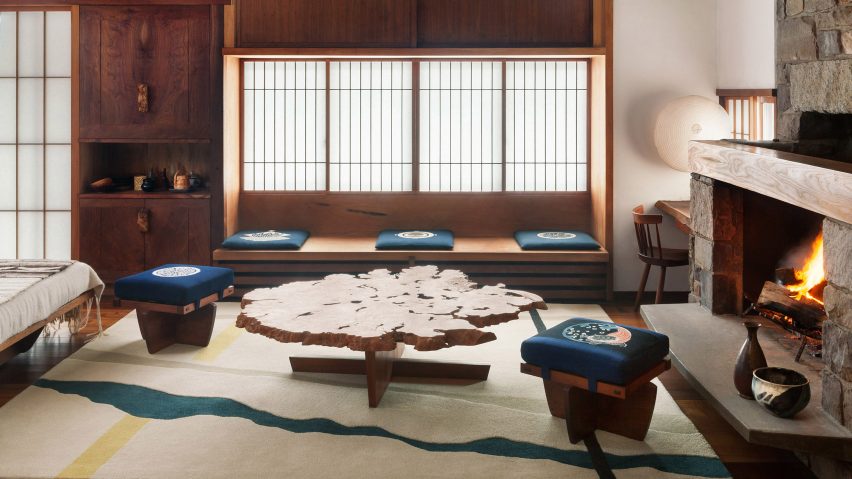 A room featuring the Conoid II rug by George Nakashima for Tai Ping Carpets