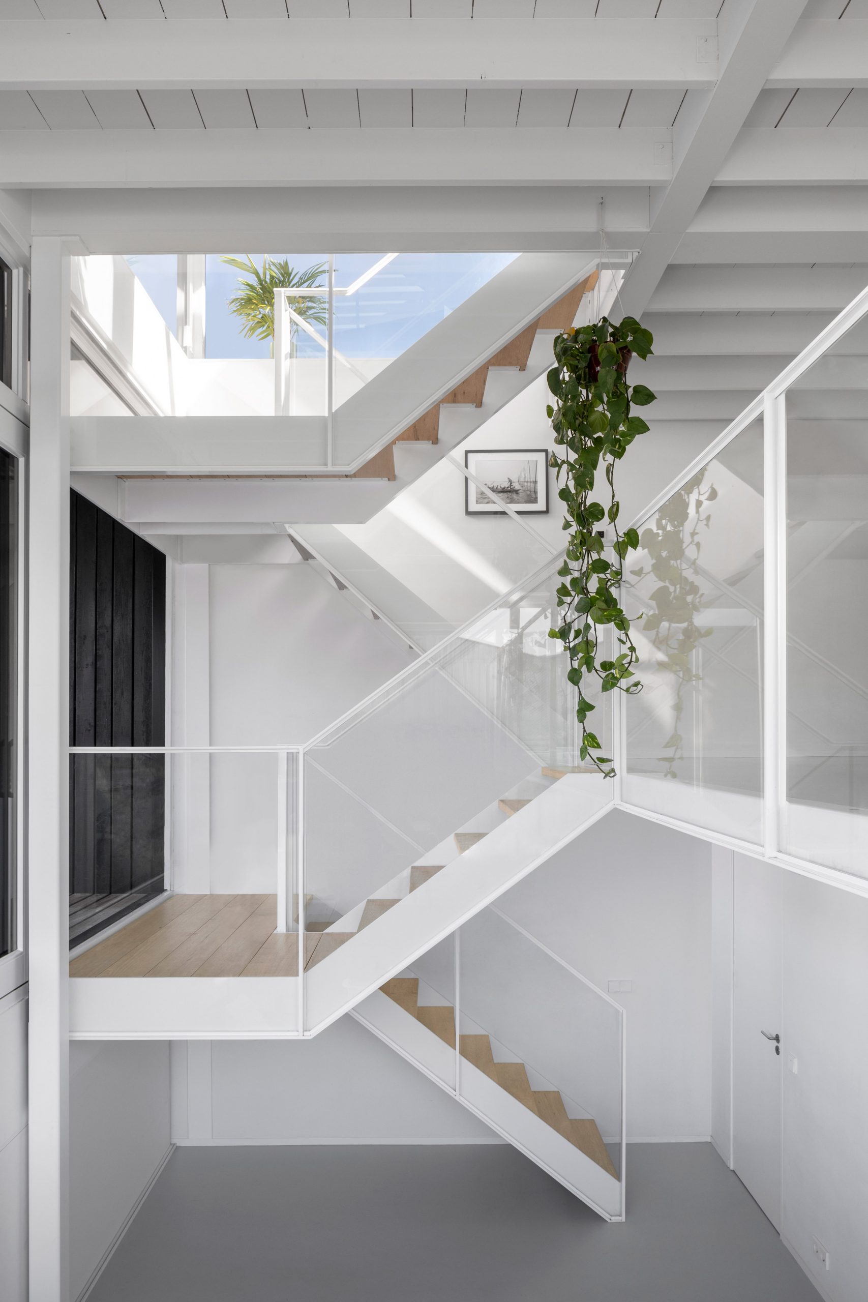 The staircase inside the floating house by i29