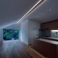 The kitchen of House in Higashi-Gotanda by Case-Real