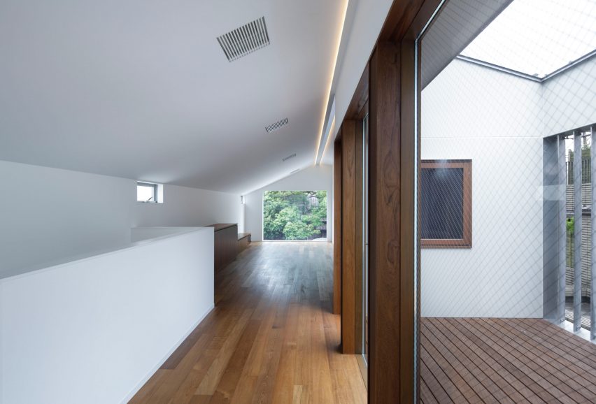 The interiors of House in Higashi-Gotanda by Case-Real