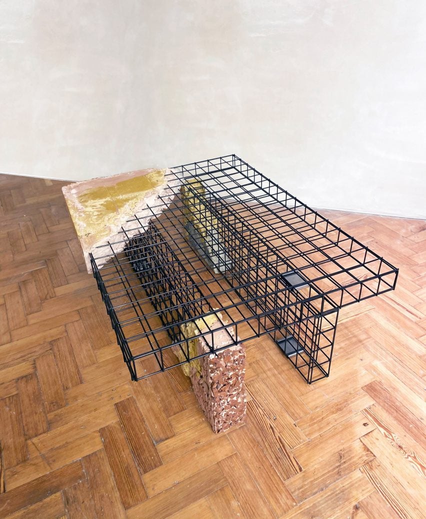 Table built using the modular Appropriating the Grid furniture collection by Irene Roca Moracia
