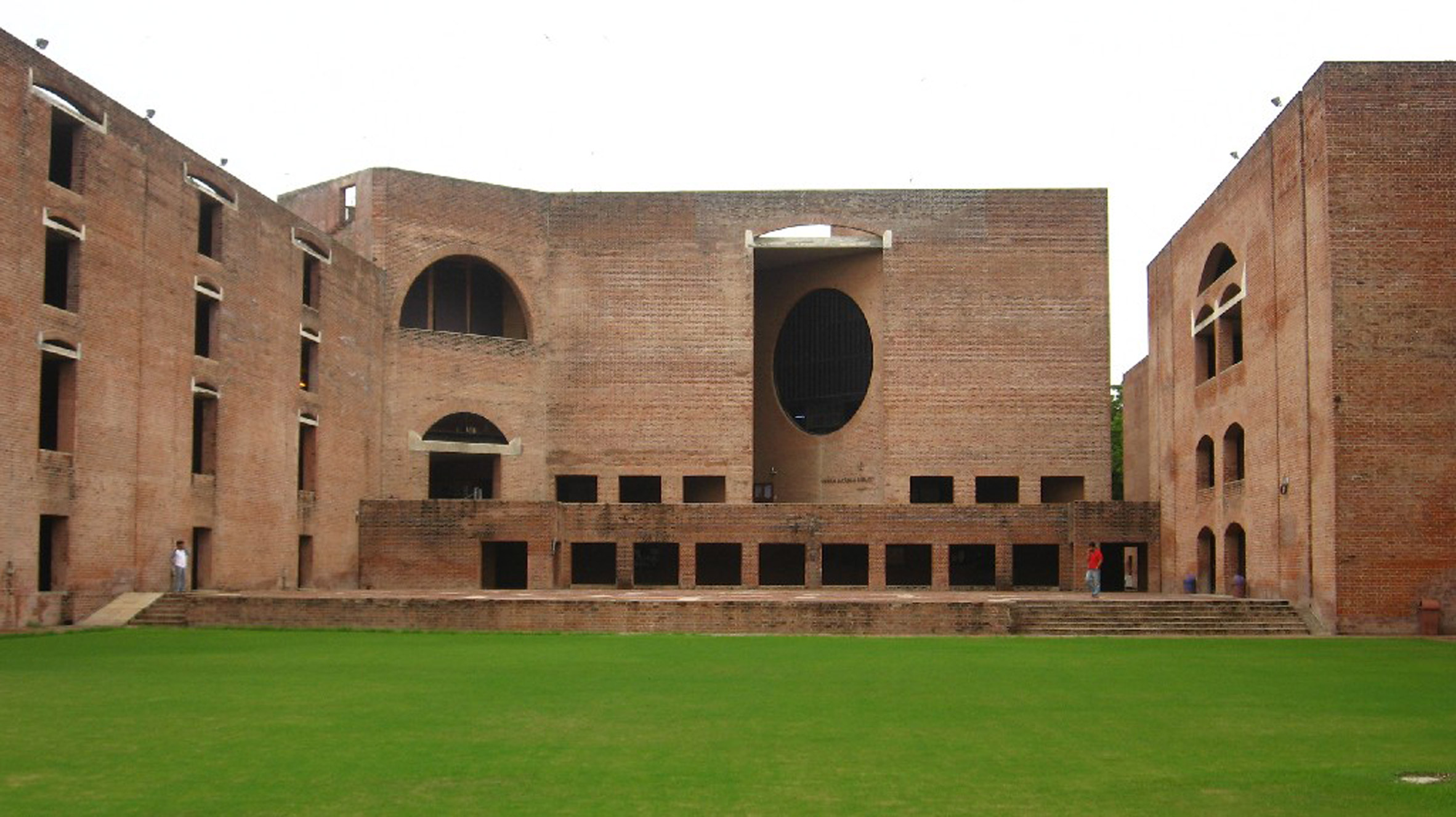 Louis Kahn Plaza, Ahmedabad