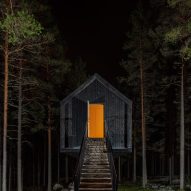 The exterior of the Niliaitta cabin by Studio Puisto