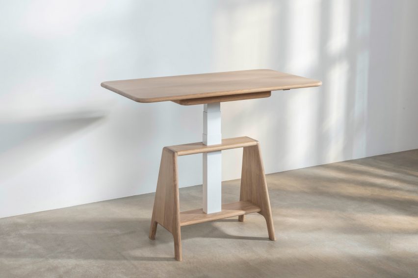 A Noa sit-stand desk by Benchmark with at standing height