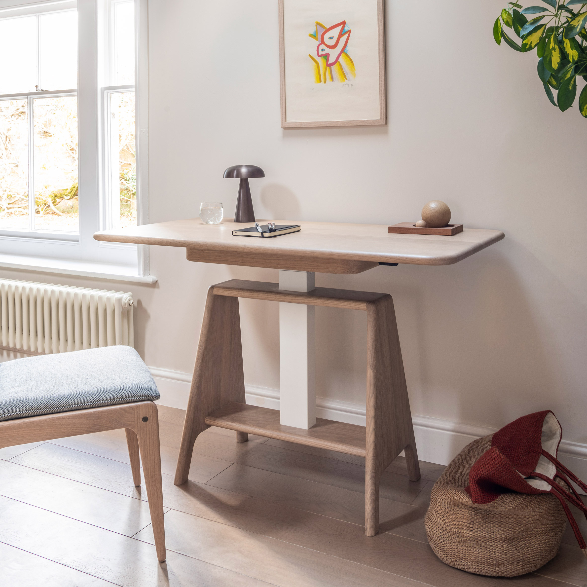 Noa sit-stand desk by Benchmark in the seated setting