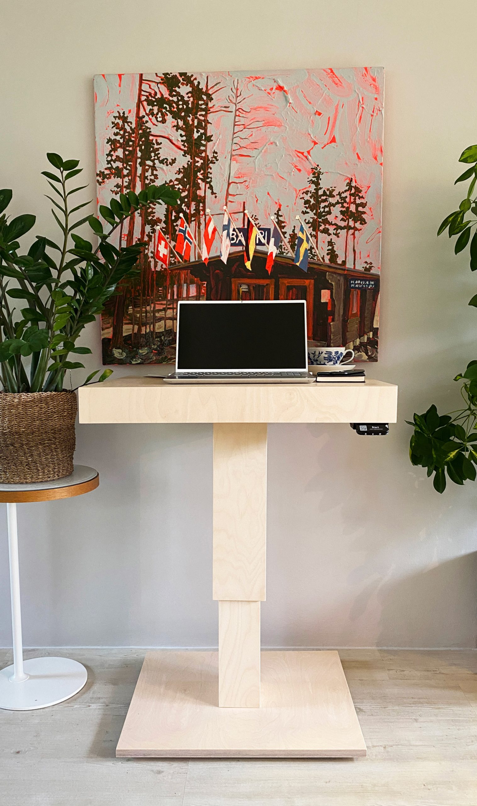 The Tempo electric table by Tenho Design as a standing desk